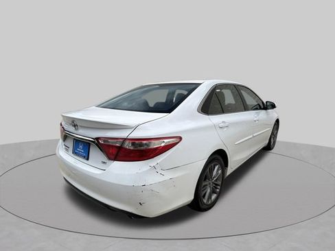 Used 2015 Toyota Camry SE FWD image 5