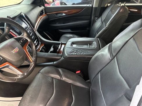 Used 2016 Cadillac Escalade Luxury image 5