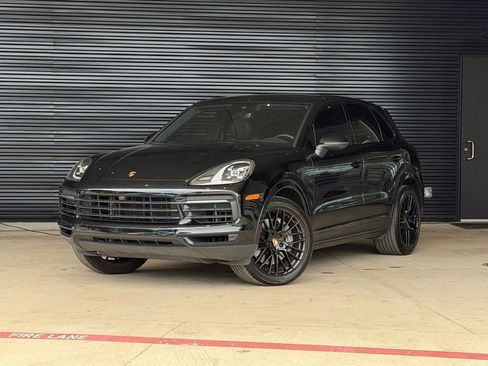 Certified 2023 Porsche Cayenne AWD/4WD image 1