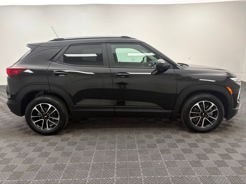 Used 2025 Chevrolet TrailBlazer LT FWD image 5