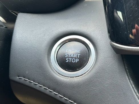 Used 2021 Toyota Highlander XLE FWD image 29