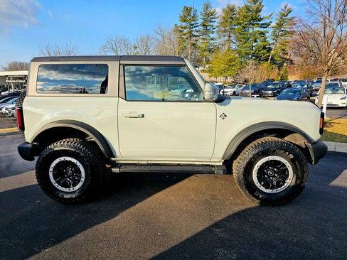 Used 2023 Ford Bronco Outer Banks w/ Sasquatch Package image 9