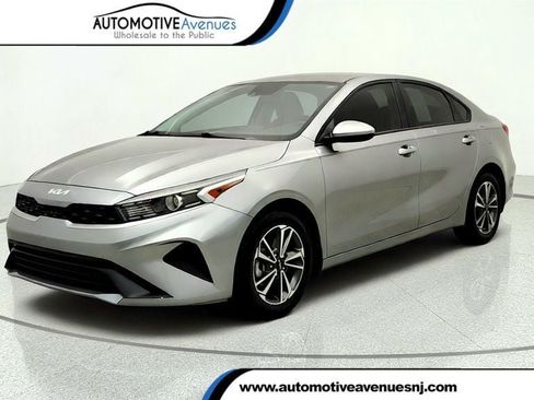 Used 2023 Kia Forte LXS FWD image 1