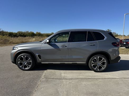 New 2026 BMW X5 xDrive40i image 5