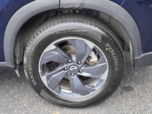 Used 2024 Nissan Rogue SV image 16