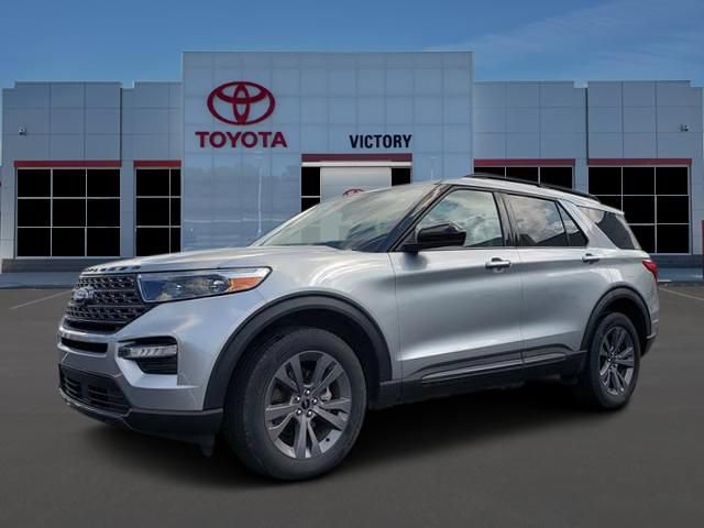 Used 2023 Ford Explorer XLT w/ Equipment Group 202A AWD/4WD image 1