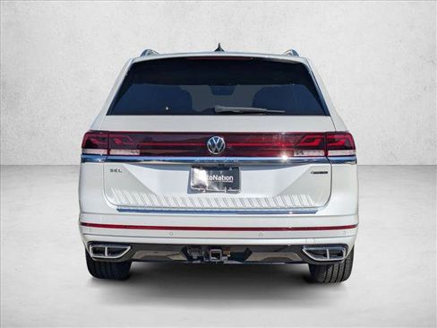 Used 2025 Volkswagen Atlas SEL Premium R-Line image 7