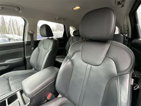 Used 2023 Kia Sorento EX image 16