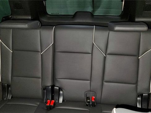 Used 2026 Cadillac Escalade ESV Sport w/ LPO, ONYX Package image 17