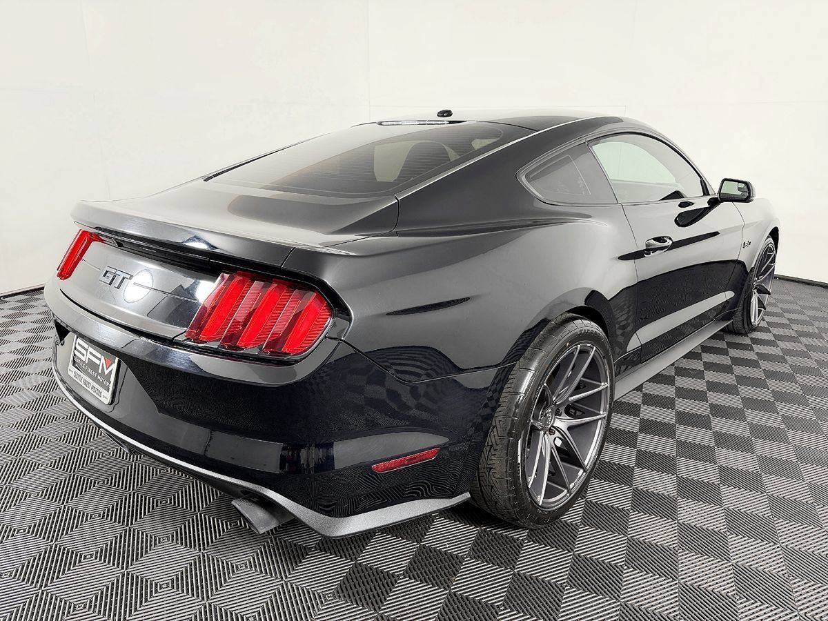 Used 2017 Ford Mustang GT Premium w/ GT Performance Package RWD image 8