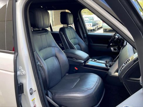 Used 2022 Land Rover Range Rover Westminster Edition image 9