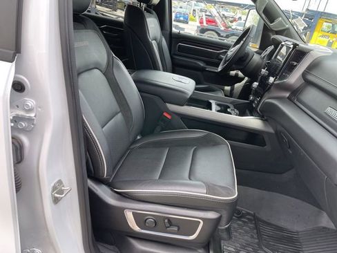 Used 2025 RAM 1500 Laramie w/ Sport Appearance Package AWD/4WD image 18