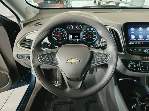 Certified 2025 Chevrolet Malibu LT FWD image 32