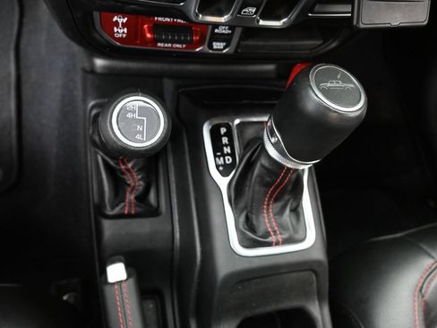 Used 2022 Jeep Gladiator Rubicon w/ LED Lighting Group AWD/4WD image 9