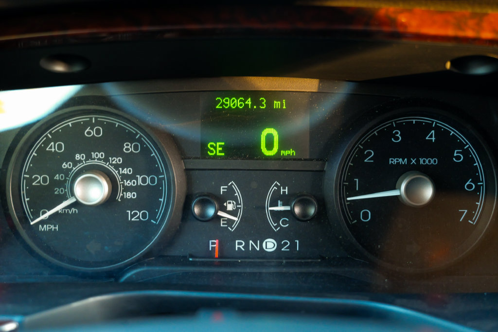 Used 2008 Lincoln Town Car Executive RWD image 53
