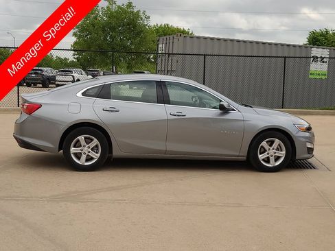 Used 2025 Chevrolet Malibu LS FWD image 4