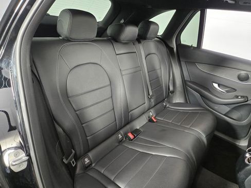 Used 2021 Mercedes-Benz GLC 300 4MATIC image 17