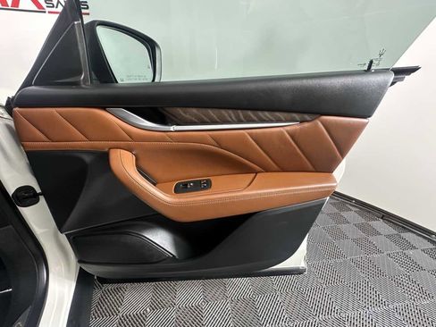 Used 2021 Maserati Levante image 18