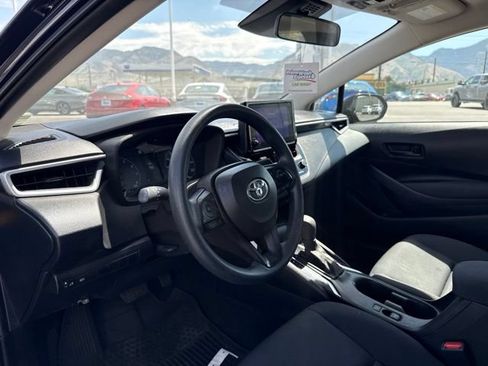 Used 2025 Toyota Corolla LE FWD image 10