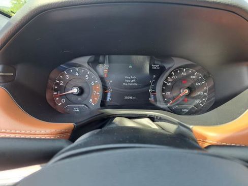 Used 2022 Jeep Compass Limited image 9