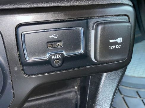 Used 2022 Jeep Renegade Latitude AWD/4WD image 17