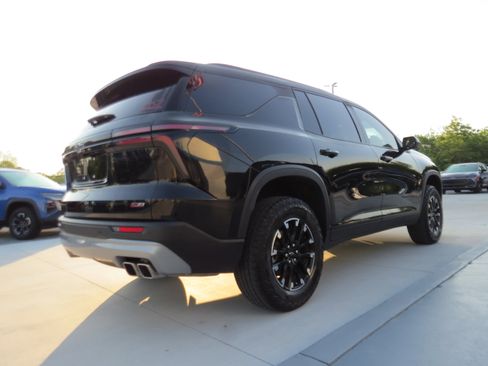 Used 2024 Chevrolet Traverse Z71 image 6