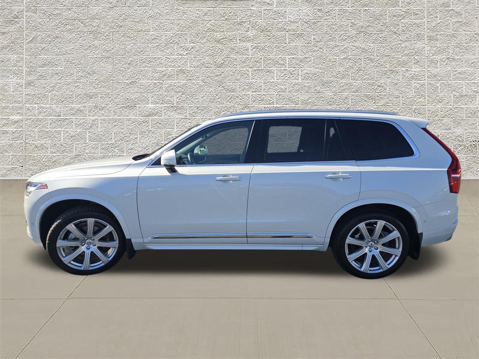 Used 2018 Volvo XC90 T6 Inscription w/ Convenience Package AWD/4WD image 4