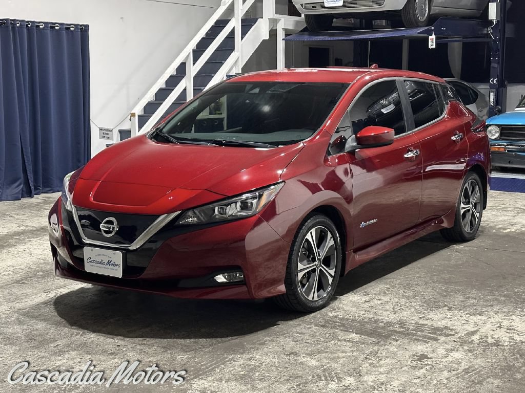 Used 2019 Nissan Leaf SV w/ SV Technology Package FWD image 4