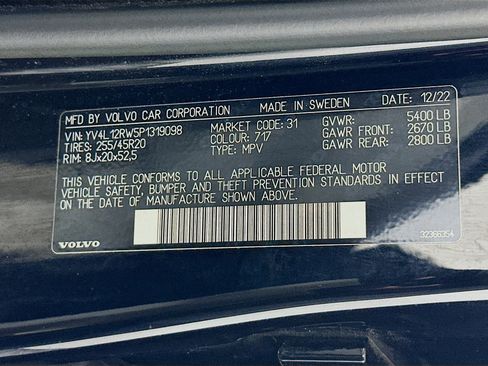 Used 2023 Volvo XC60 B5 Plus w/ Climate Package image 12