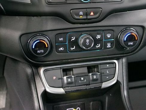 Used 2023 GMC Terrain SLE w/ Driver Convenience Package FWD image 19