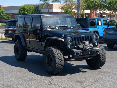 Used 2016 Jeep Wrangler Unlimited Sport w/ Connectivity Group AWD/4WD image 3