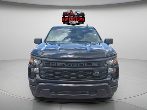 Used 2025 Chevrolet Silverado 1500 Custom AWD/4WD image 2