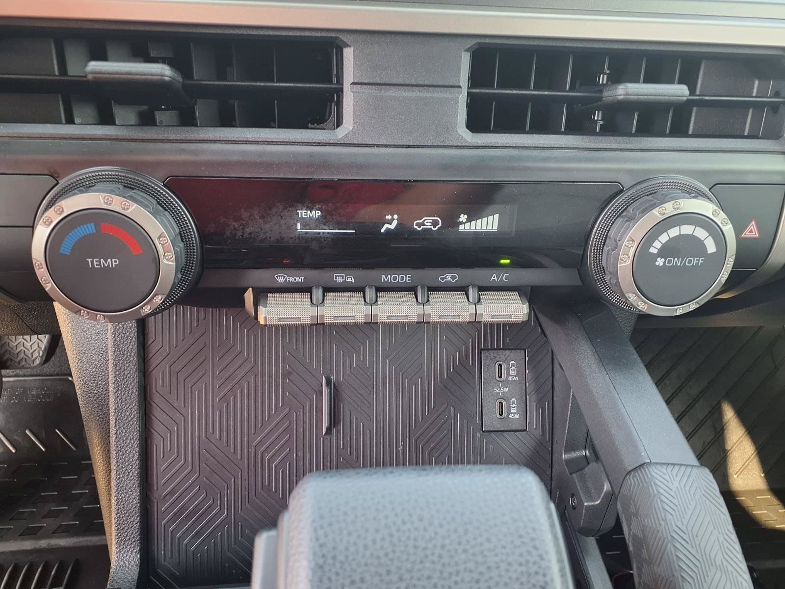Used 2025 Toyota 4Runner SR5 AWD/4WD image 14