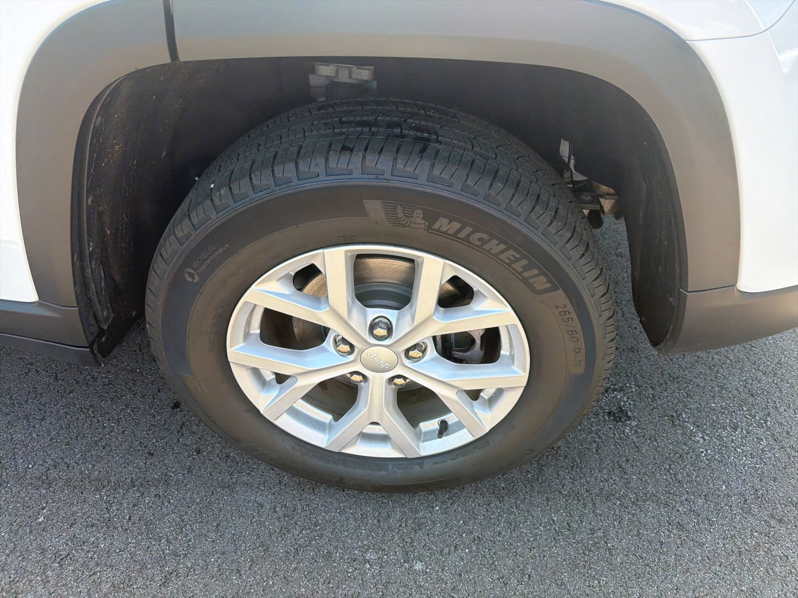 Used 2023 Jeep Grand Cherokee Limited AWD/4WD image 26