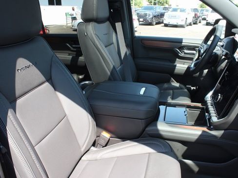 New 2025 GMC Yukon XL Denali w/ Sun & Power Step Package image 30