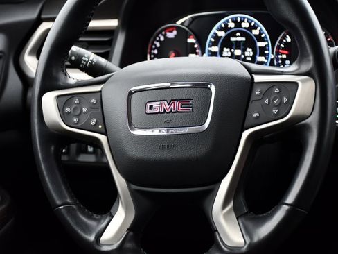 Used 2022 GMC Acadia Denali w/ Denali Ultimate Package image 24