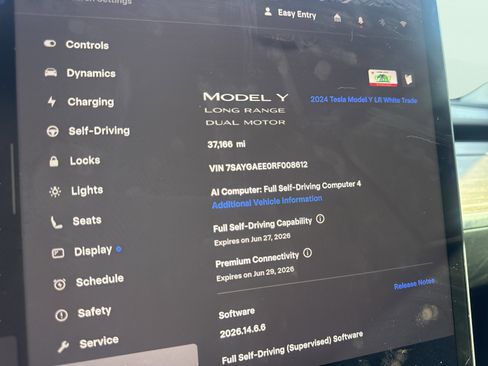 Used 2024 Tesla Model Y Long Range AWD/4WD image 3