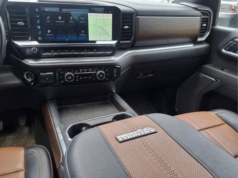 Used 2025 Chevrolet Silverado 3500 High Country w/ High Country Premium Package AWD/4WD image 26