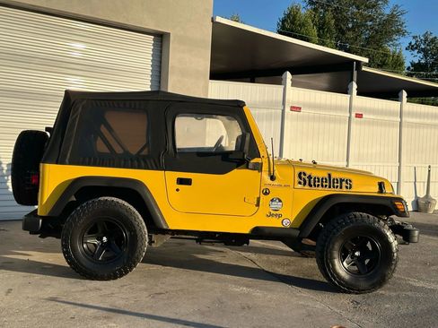 Used 2000 Jeep Wrangler SE image 5