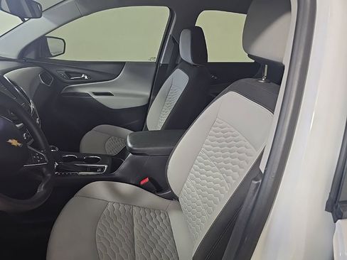Used 2021 Chevrolet Equinox LS image 17