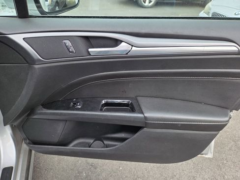 Used 2014 Ford Fusion Titanium FWD image 12