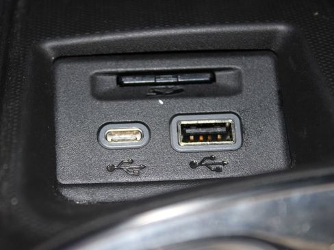 Used 2024 Buick Enclave Essence w/ Experience Buick Package image 45