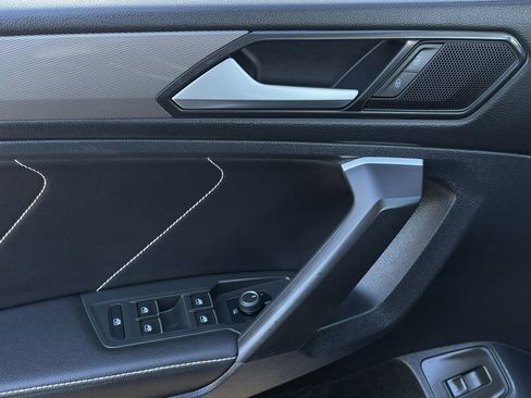 Used 2024 Volkswagen Tiguan SE image 24