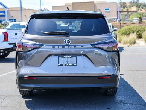 Certified 2024 Toyota Sienna LE FWD image 23
