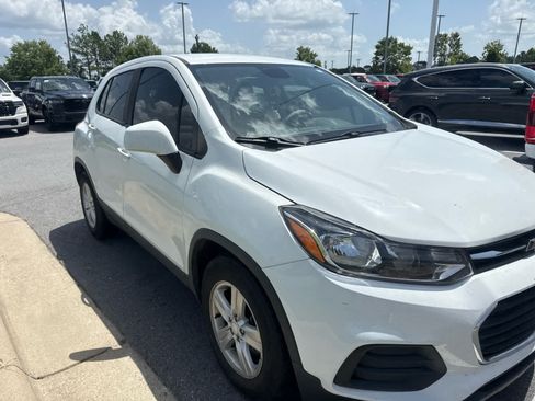 Used 2020 Chevrolet Trax LS w/ Tint and Cruise Package FWD image 2