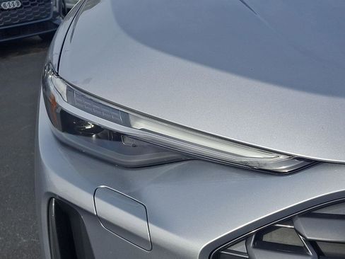 Used 2025 Audi Q5 Premium Plus w/ Premium Plus AWD/4WD image 9