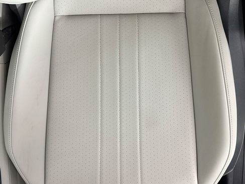 Used 2022 Volkswagen Tiguan SE w/ Panoramic Sunroof Package AWD/4WD image 19