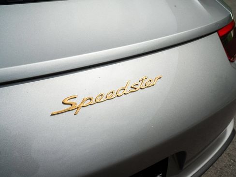 Used 2019 Porsche 911 Speedster RWD image 36
