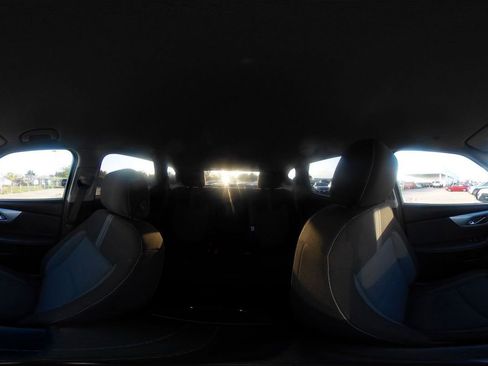 Used 2025 Chevrolet Blazer LT image 42