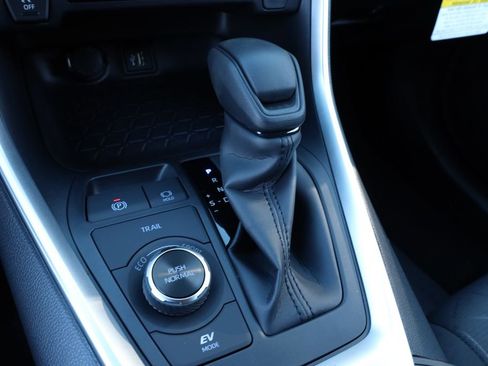 New 2025 Toyota RAV4 XLE image 5